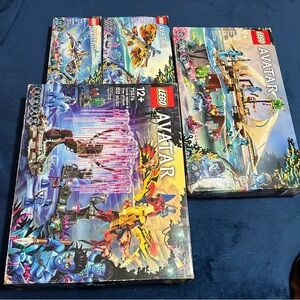 LEGO Avatar Sets with Blue and Purple Elements